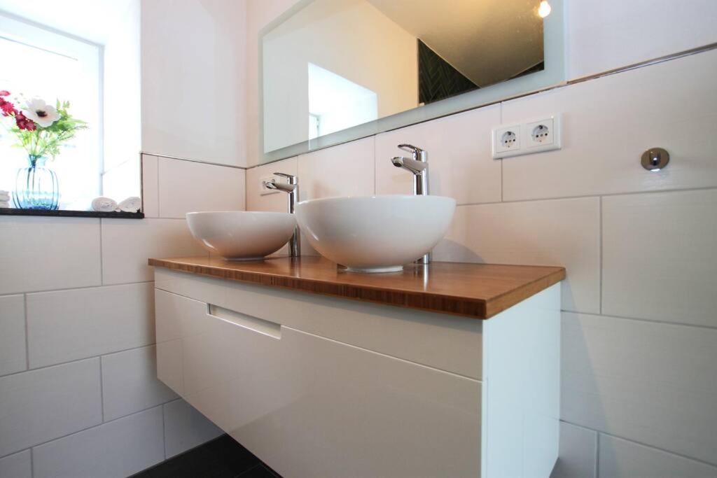 Apartment Meerzeit Mit Terrasse Husum  Buitenkant foto